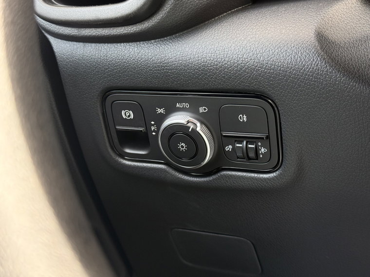 Vehicle Image 41