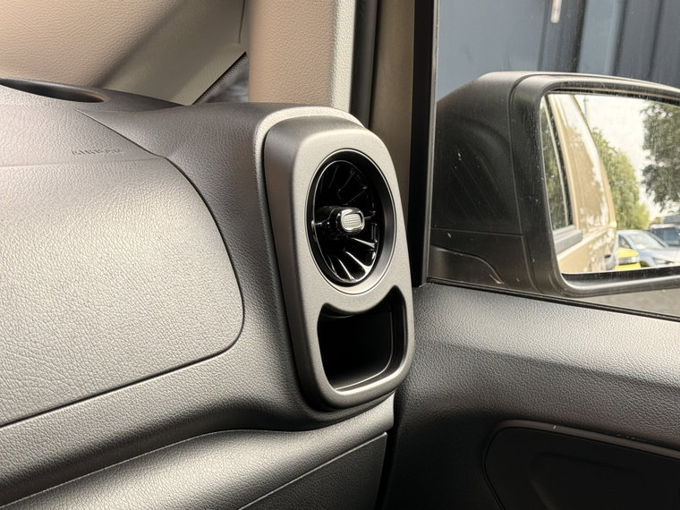 Vehicle Image 45