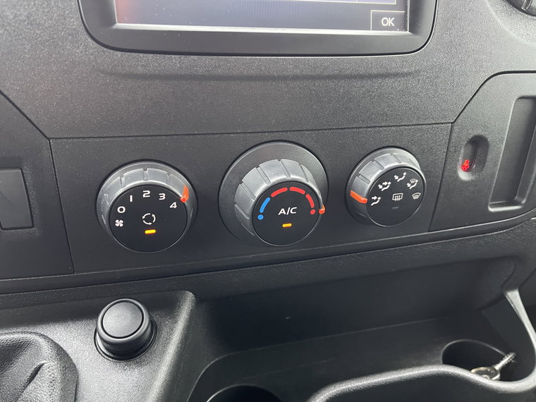 Vehicle Image 29