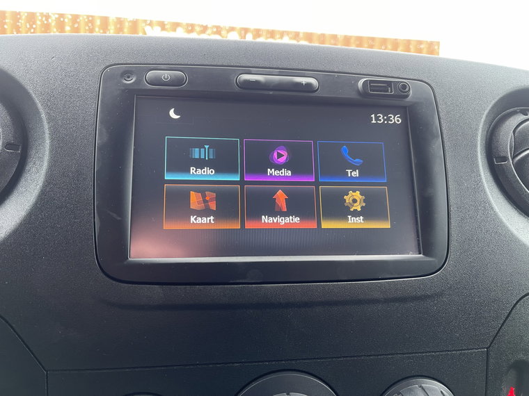 Vehicle Image 32
