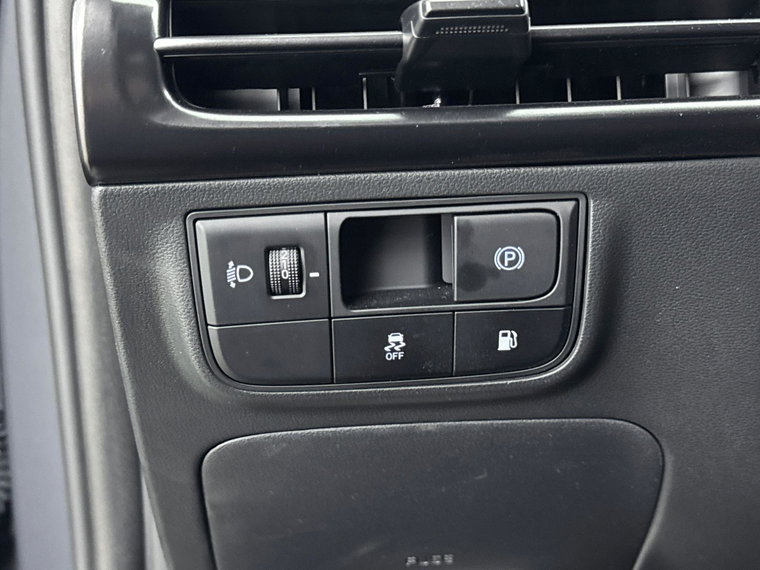 Vehicle Image 24
