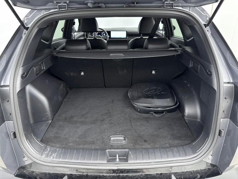 Vehicle Image 25