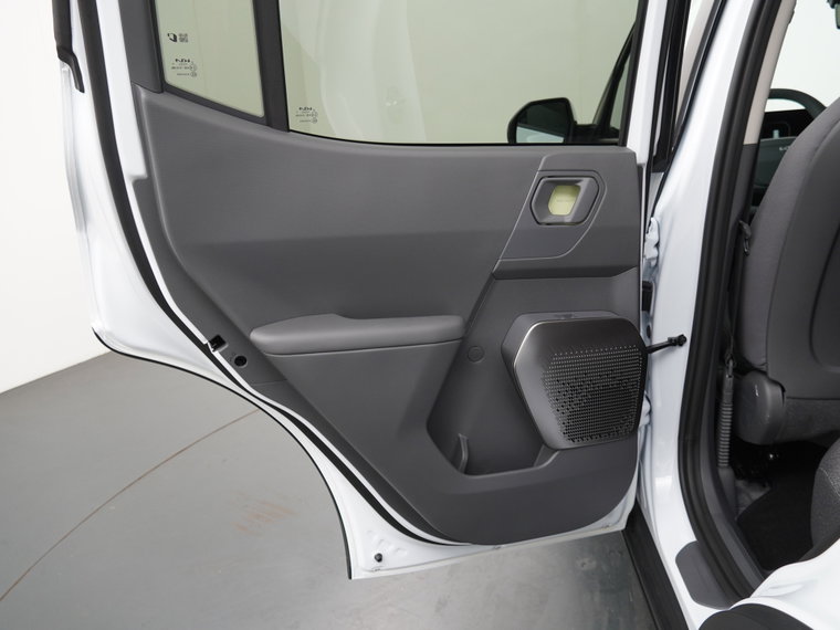 Vehicle Image 37