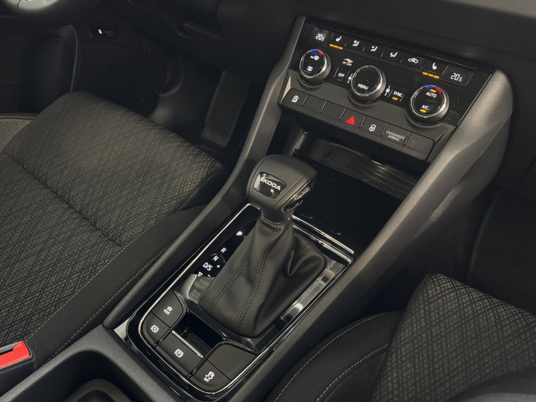 Vehicle Image 37