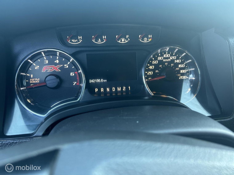Vehicle Image 32