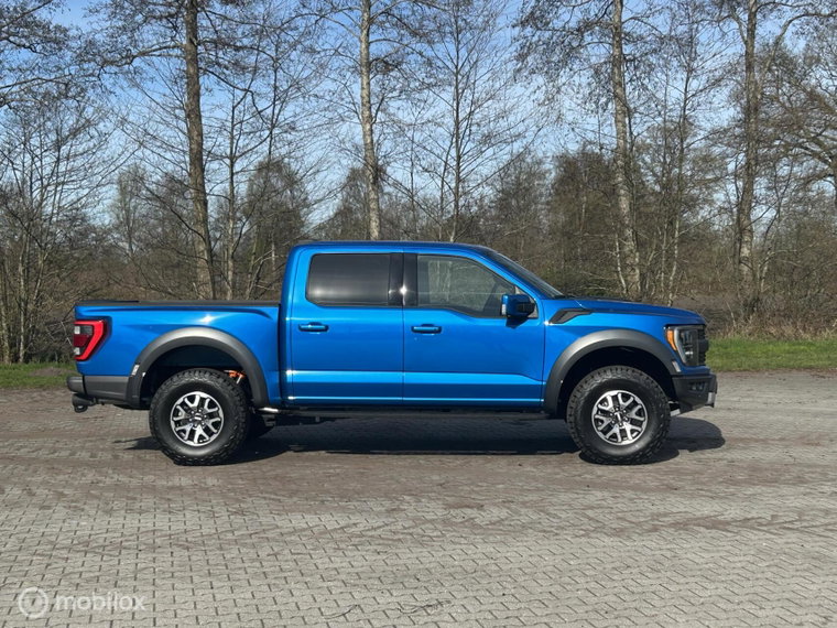 Vehicle Image 43