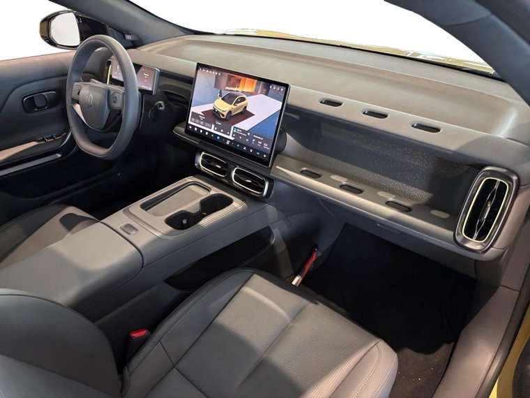 Vehicle Image 12