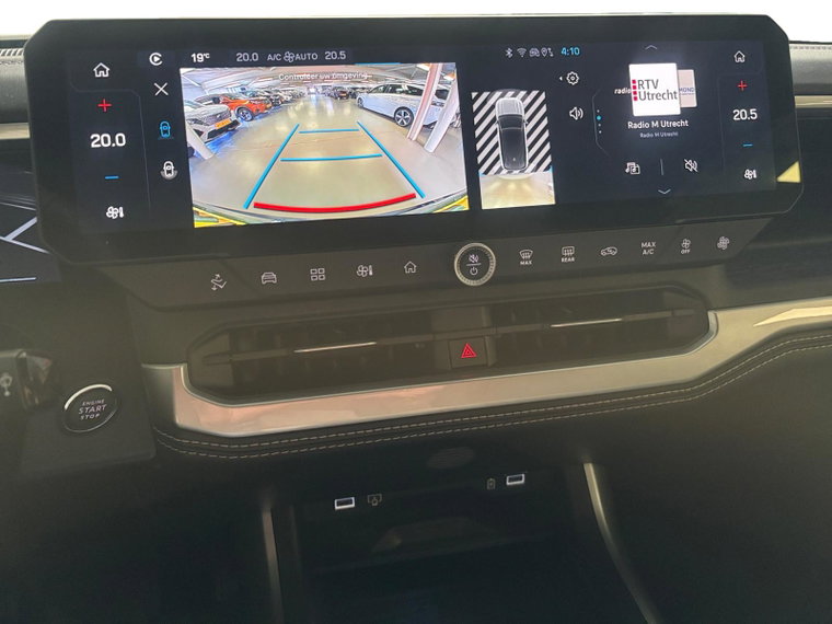 Vehicle Image 17