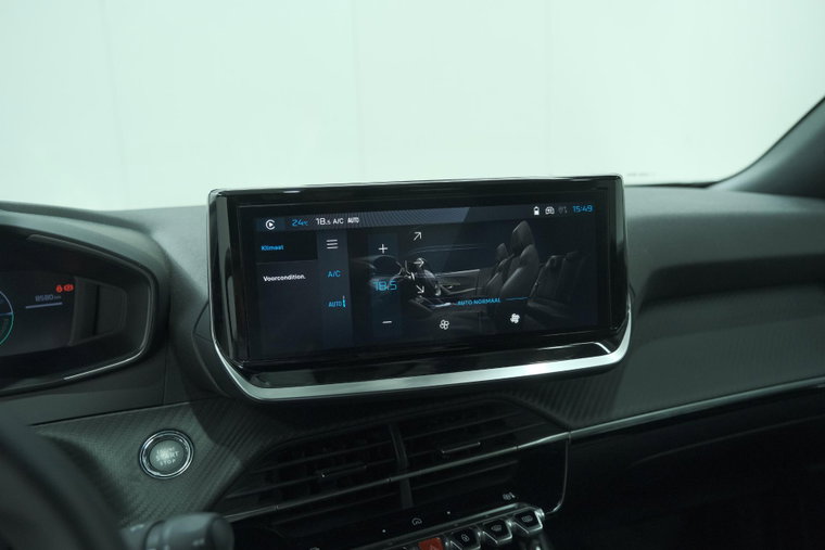 Vehicle Image 38
