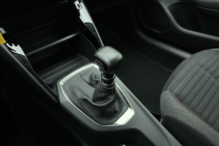 Vehicle Image 28