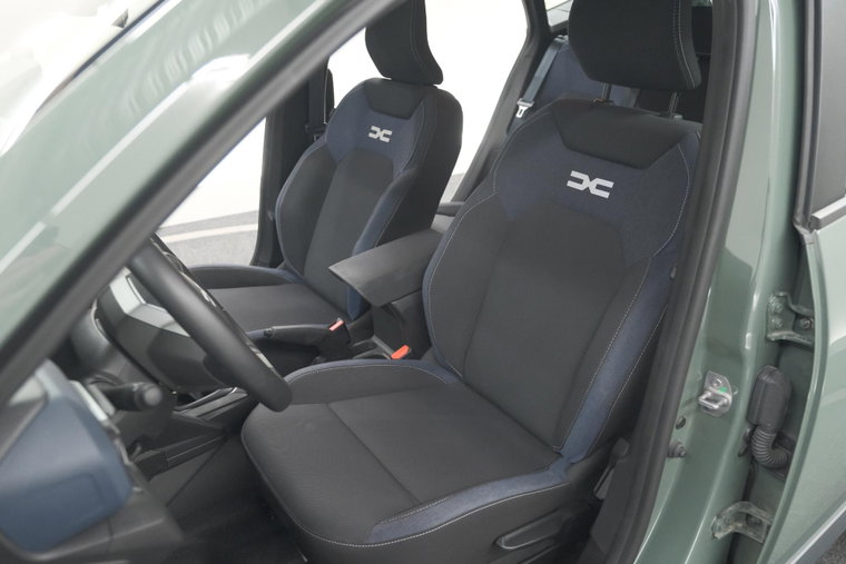 Vehicle Image 30