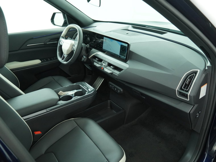 Vehicle Image 38