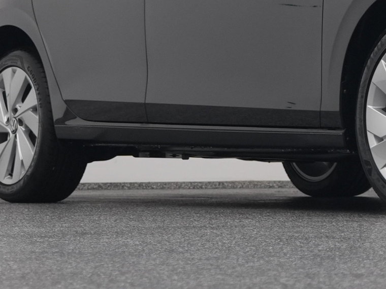 Vehicle Image 38