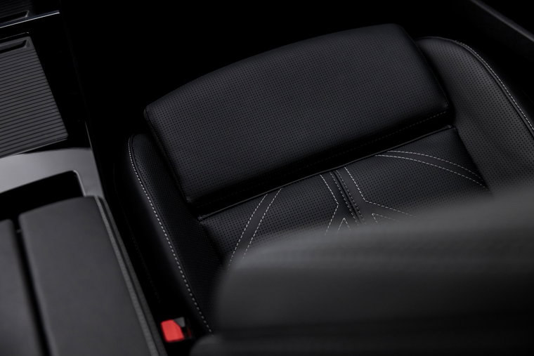 Vehicle Image 30