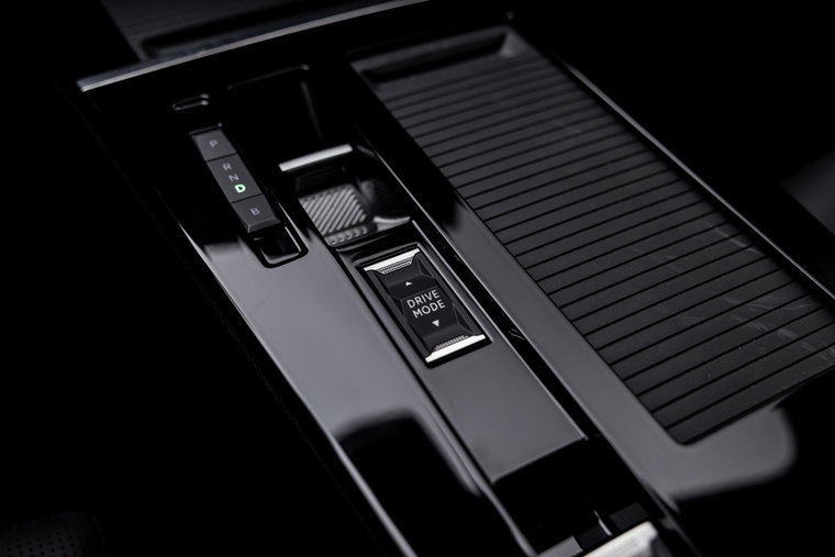 Vehicle Image 42