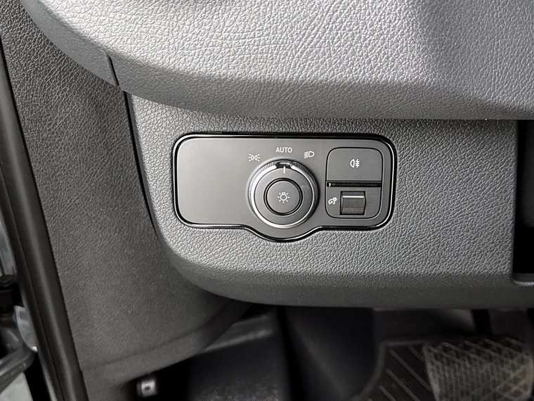 Vehicle Image 27