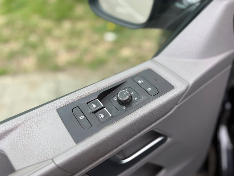 Vehicle Image 26