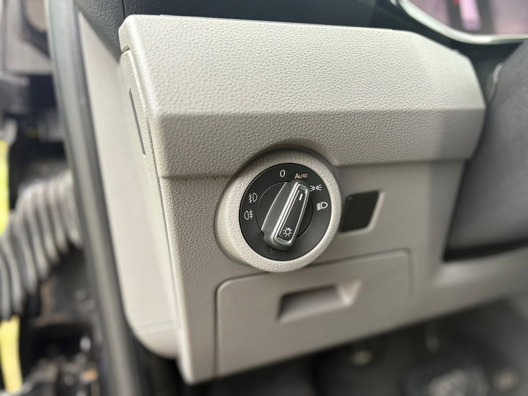 Vehicle Image 28