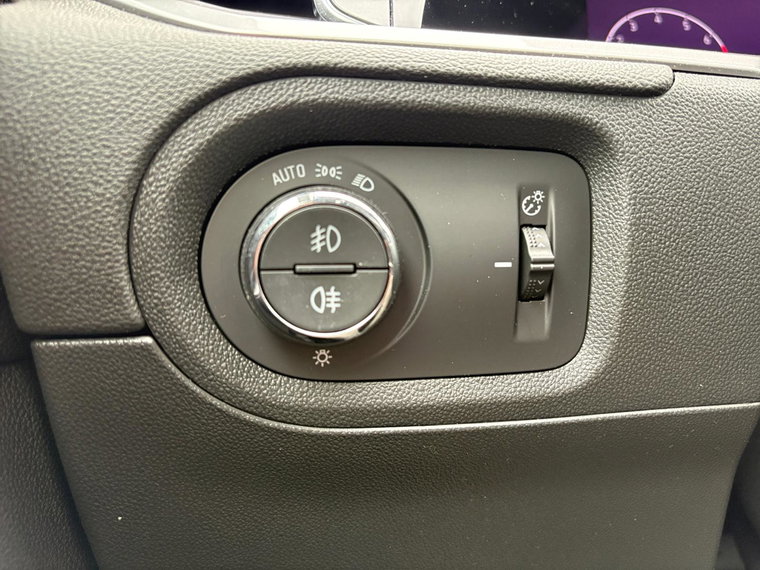 Vehicle Image 24