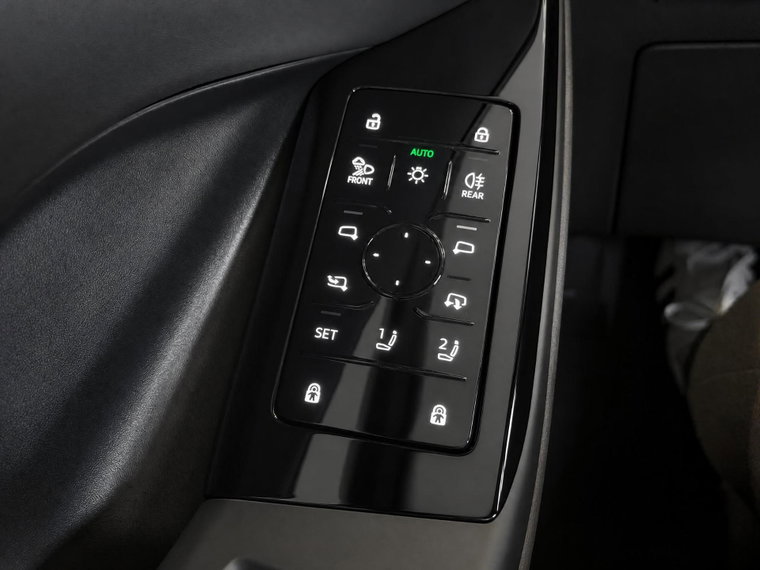 Vehicle Image 16