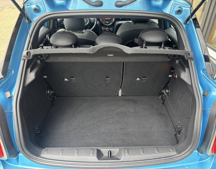 Vehicle Image 28