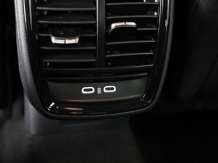Vehicle Image 27