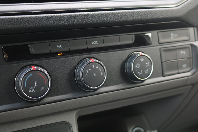 Vehicle Image 28