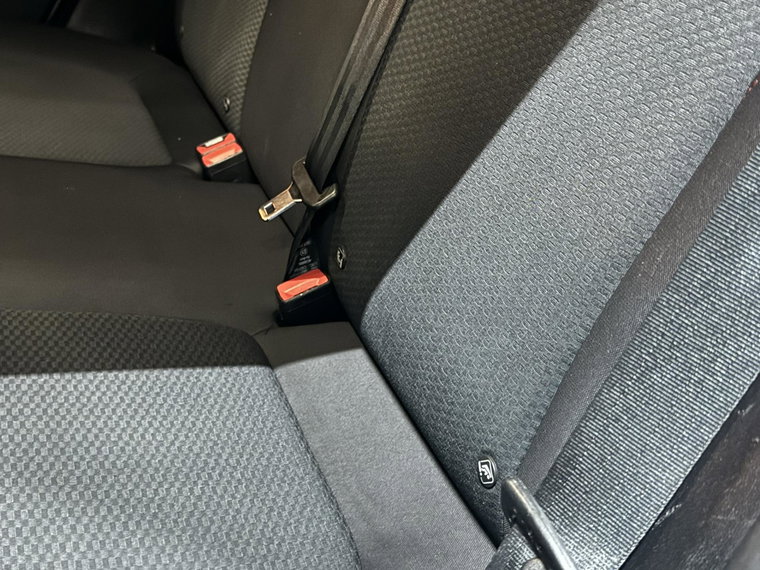 Vehicle Image 23
