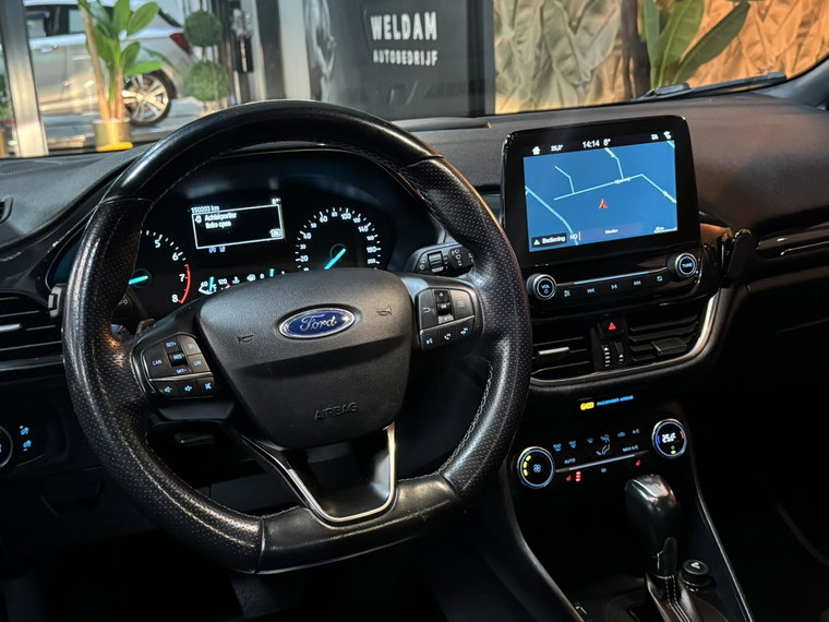 Vehicle Image 25