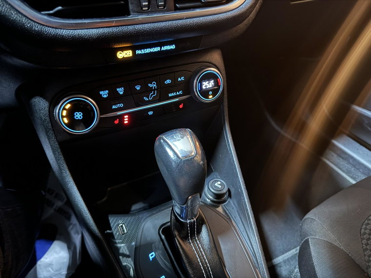 Vehicle Image 33
