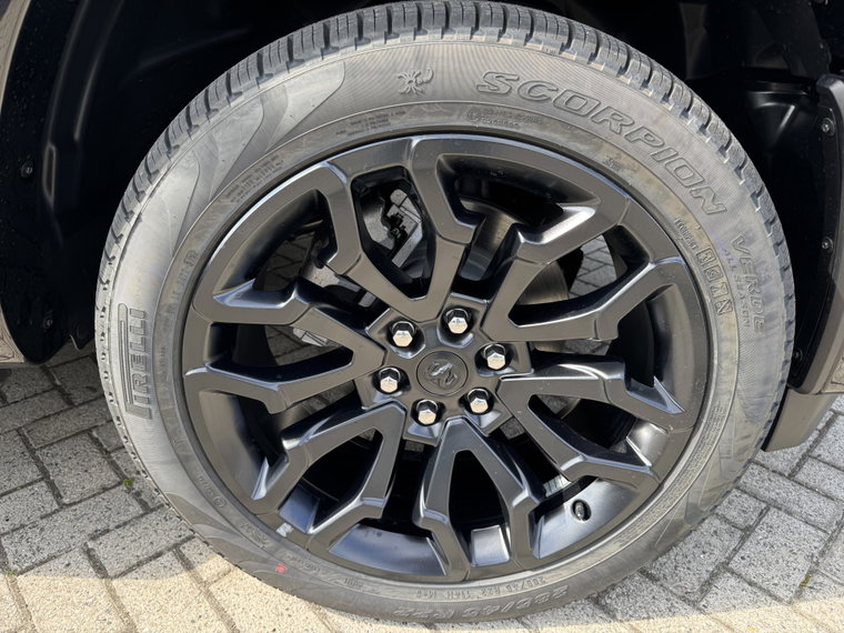Vehicle Image 23