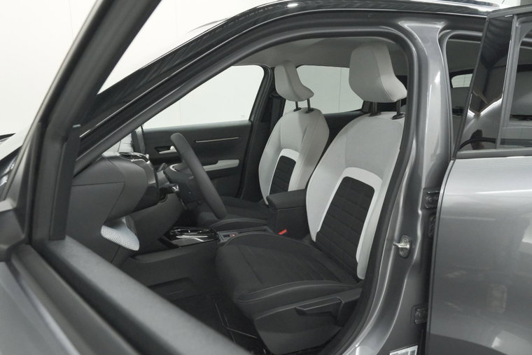 Vehicle Image 22