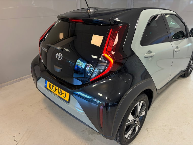 Vehicle Image 14