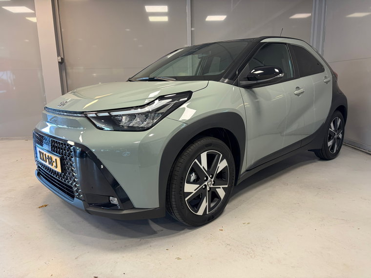 Vehicle Image 4