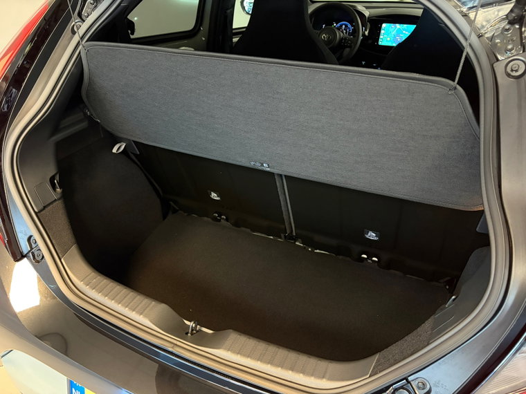 Vehicle Image 37