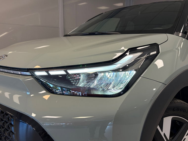 Vehicle Image 8