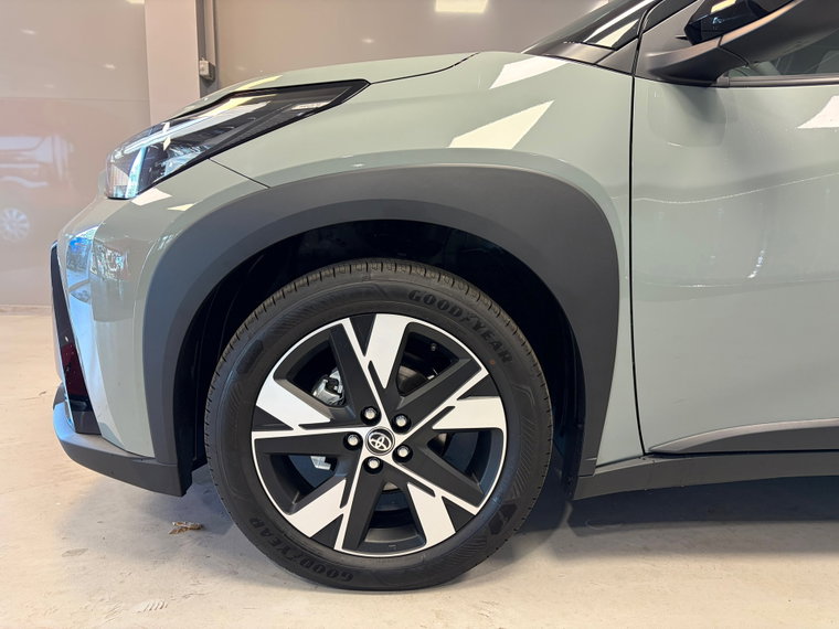 Vehicle Image 11