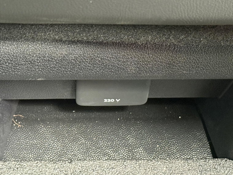 Vehicle Image 29