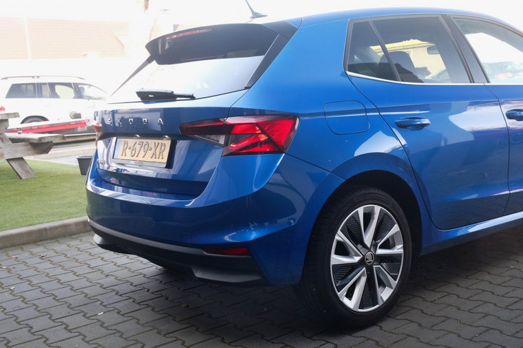 Vehicle Image 9