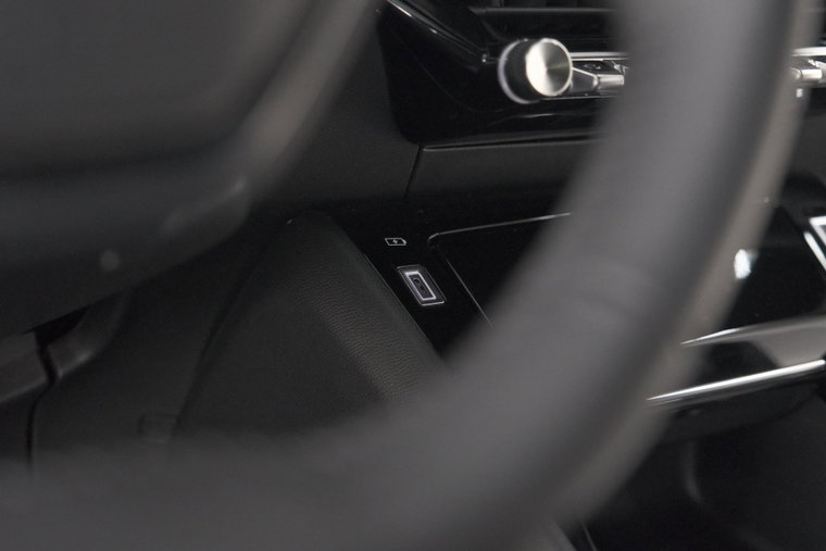 Vehicle Image 45