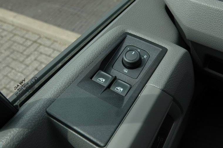 Vehicle Image 29