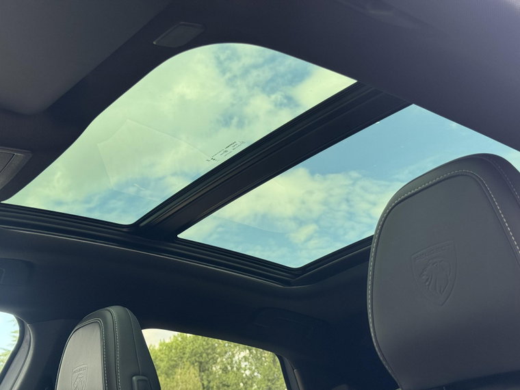Vehicle Image 35