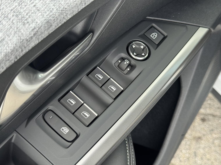 Vehicle Image 36