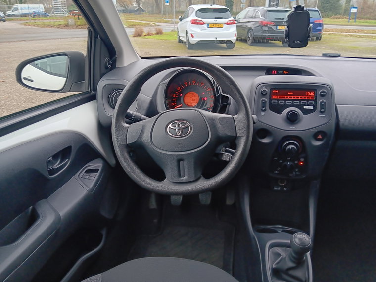 Vehicle Image 12