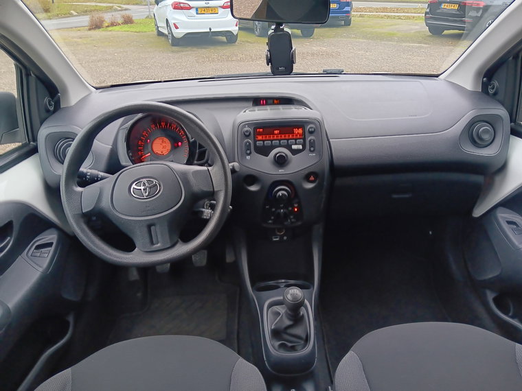 Vehicle Image 11
