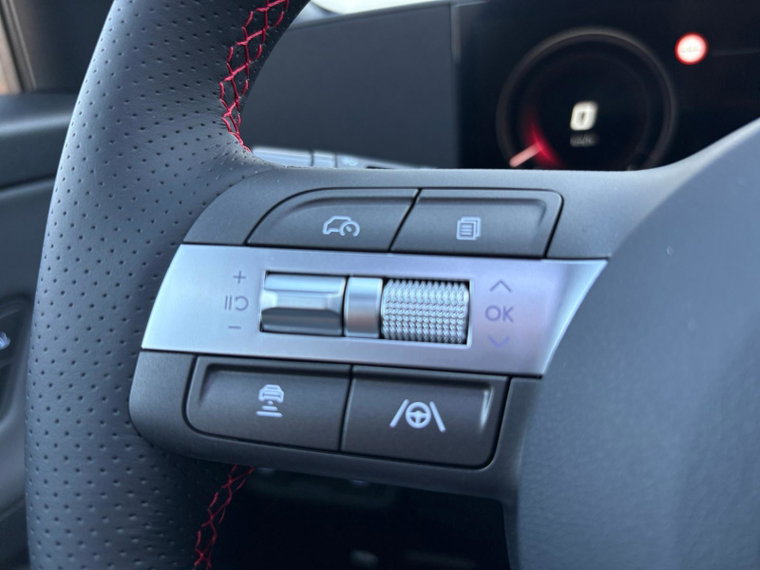 Vehicle Image 24