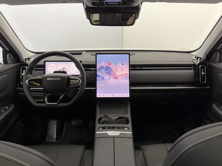 Vehicle Image 16