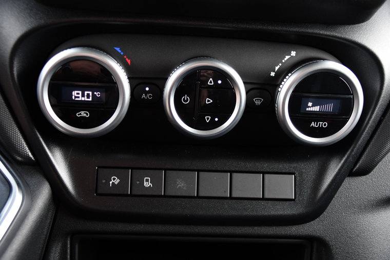 Vehicle Image 28