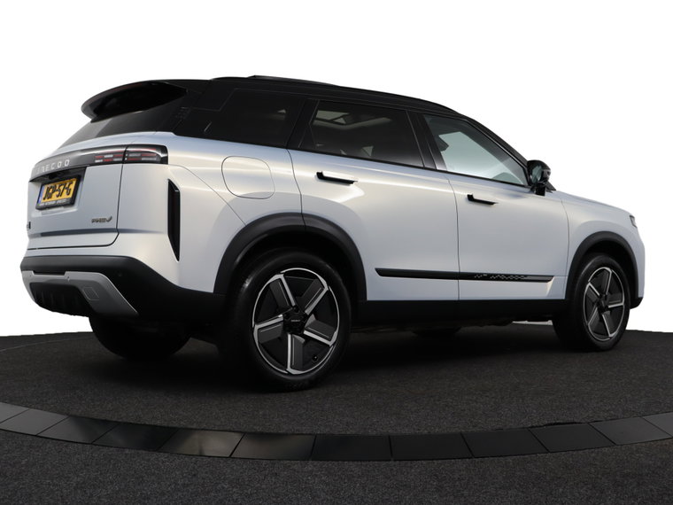Vehicle Image 8