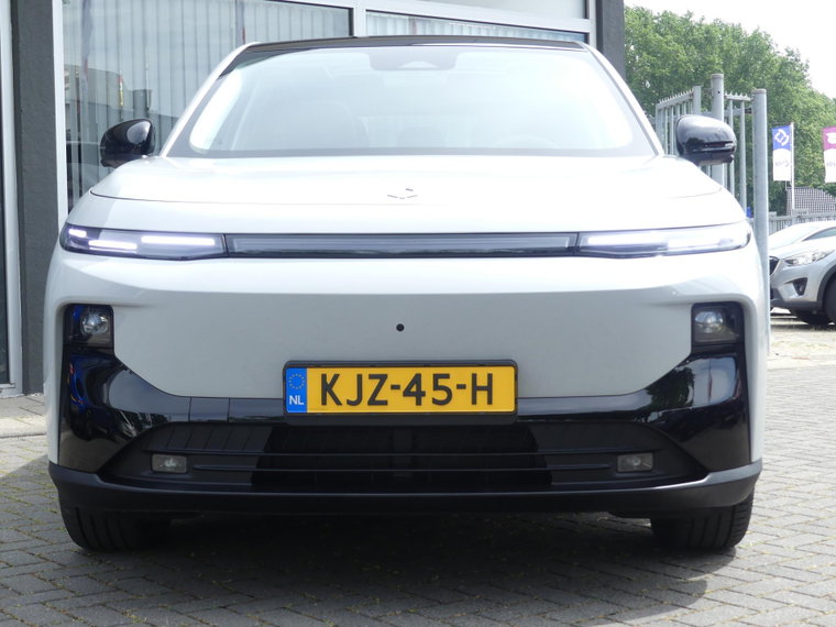 Vehicle Image 10
